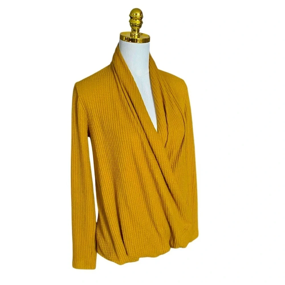 Anthropologie Akemi+Kin Amemo Woodruff Top Wrap Sweater in Mustard Yellow Size S - Picture 5 of 9